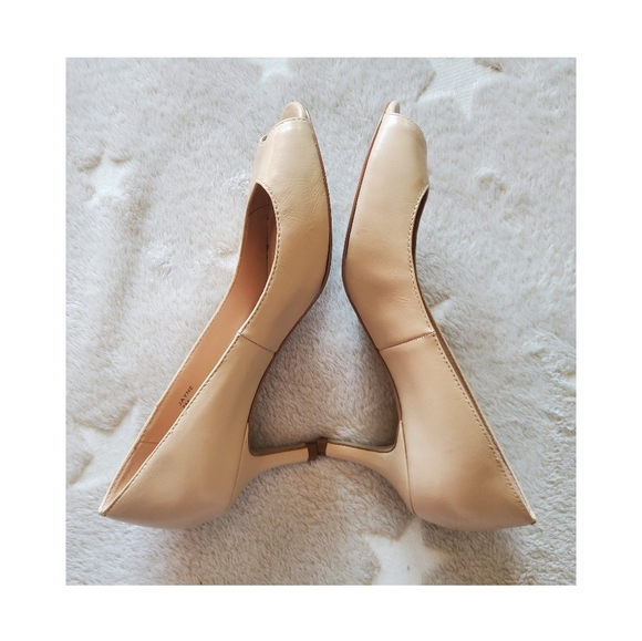 Tahari leather pep toe heels - Picture 6 of 11